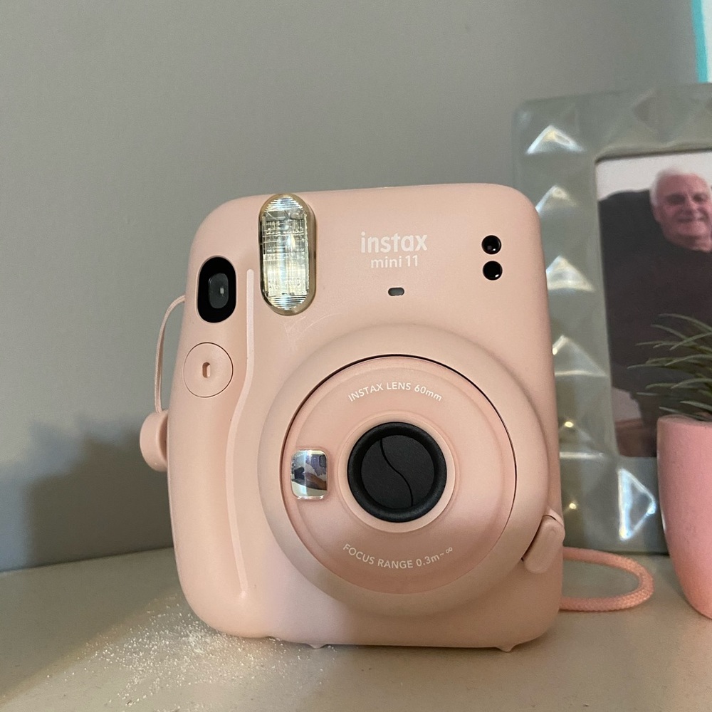 brand new instax 9 polaroid camera